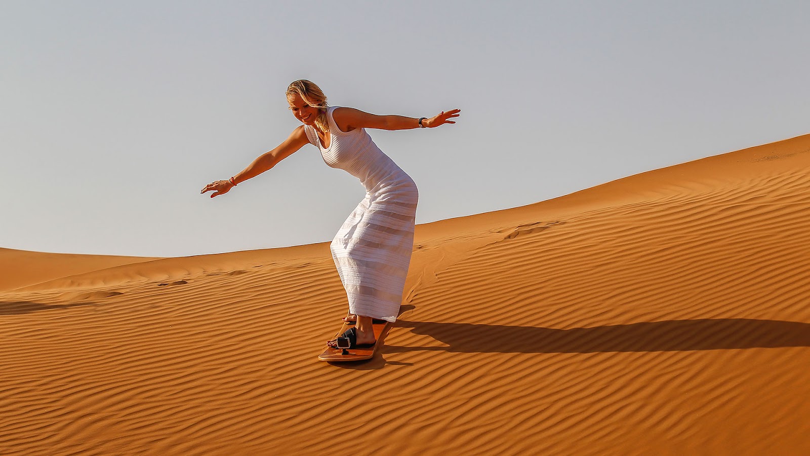 sandboarding a Merzouga